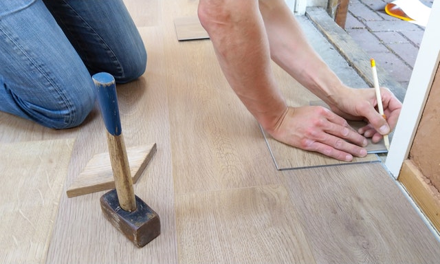 Příprava renovace dřevěných podlah Příprava renovace podlahy
