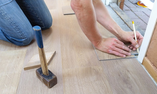 Příprava renovace podlahy